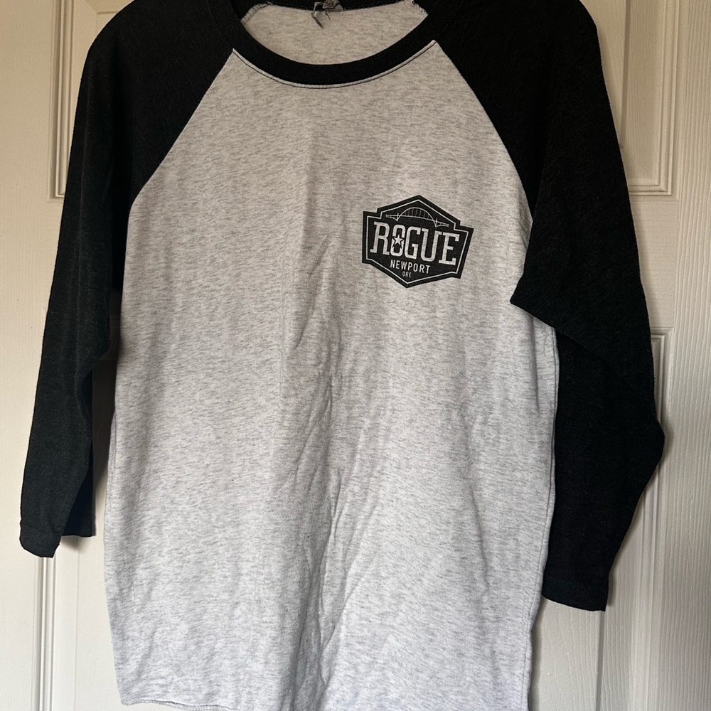 Rogue Newport Raglan Tee in Heather Gray & Black